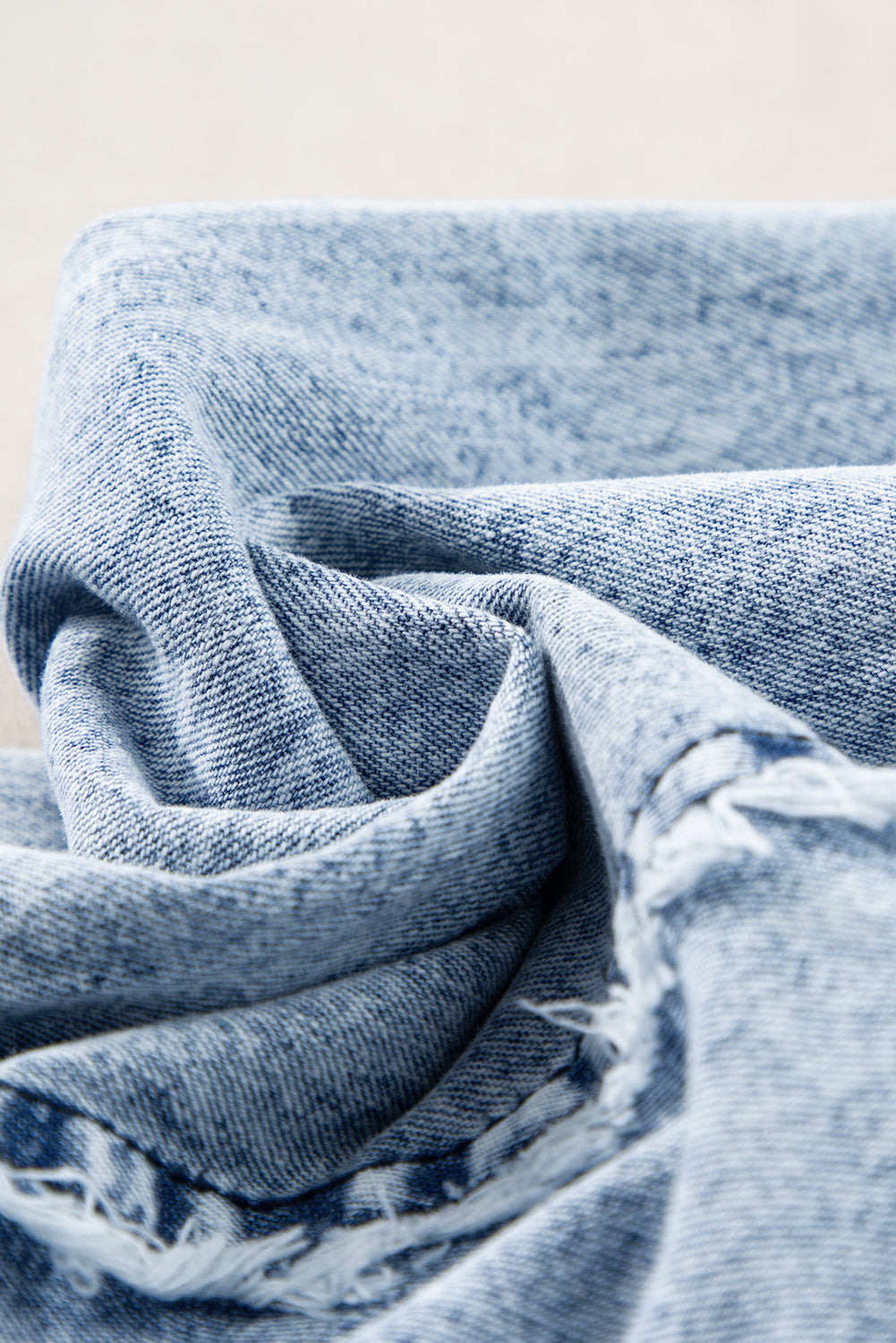 Maeryn | Salopette en jean sans manches à jambes larges - Ourlet effiloché, coutures apparentes, combinaison décontractée