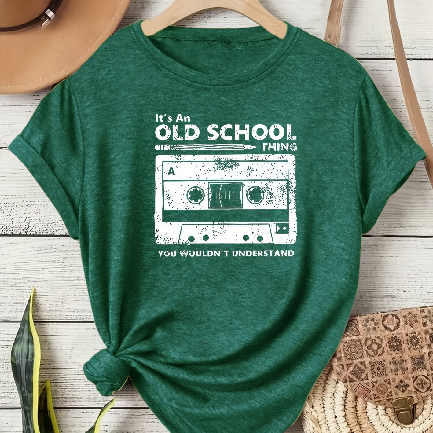 Syralia | Retro muziek T-shirt met cassetteprint, losse pasvorm, korte mouwen