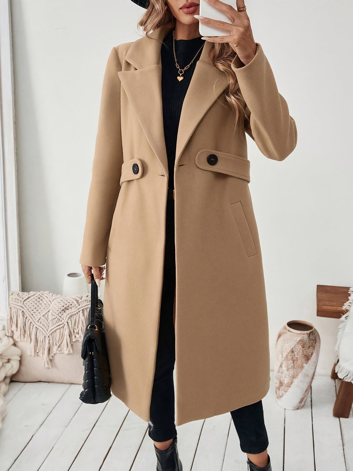 Veyrissa | Élégant manteau long pour femme – ceinture ajustable, ourlet asymétrique, col à revers