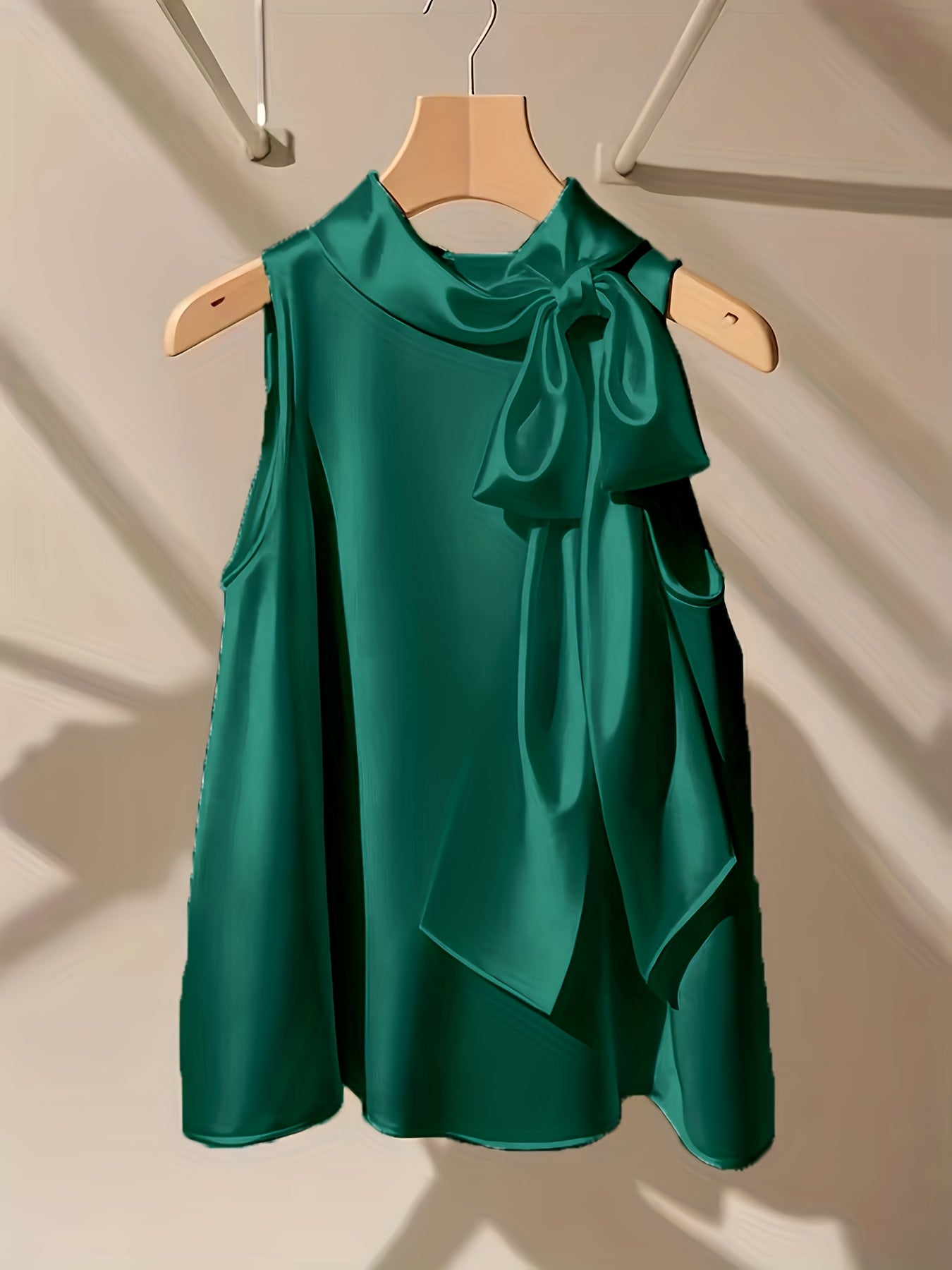 Azae | Mouwloze damesblouse met strik, elegant, effen, ronde hals