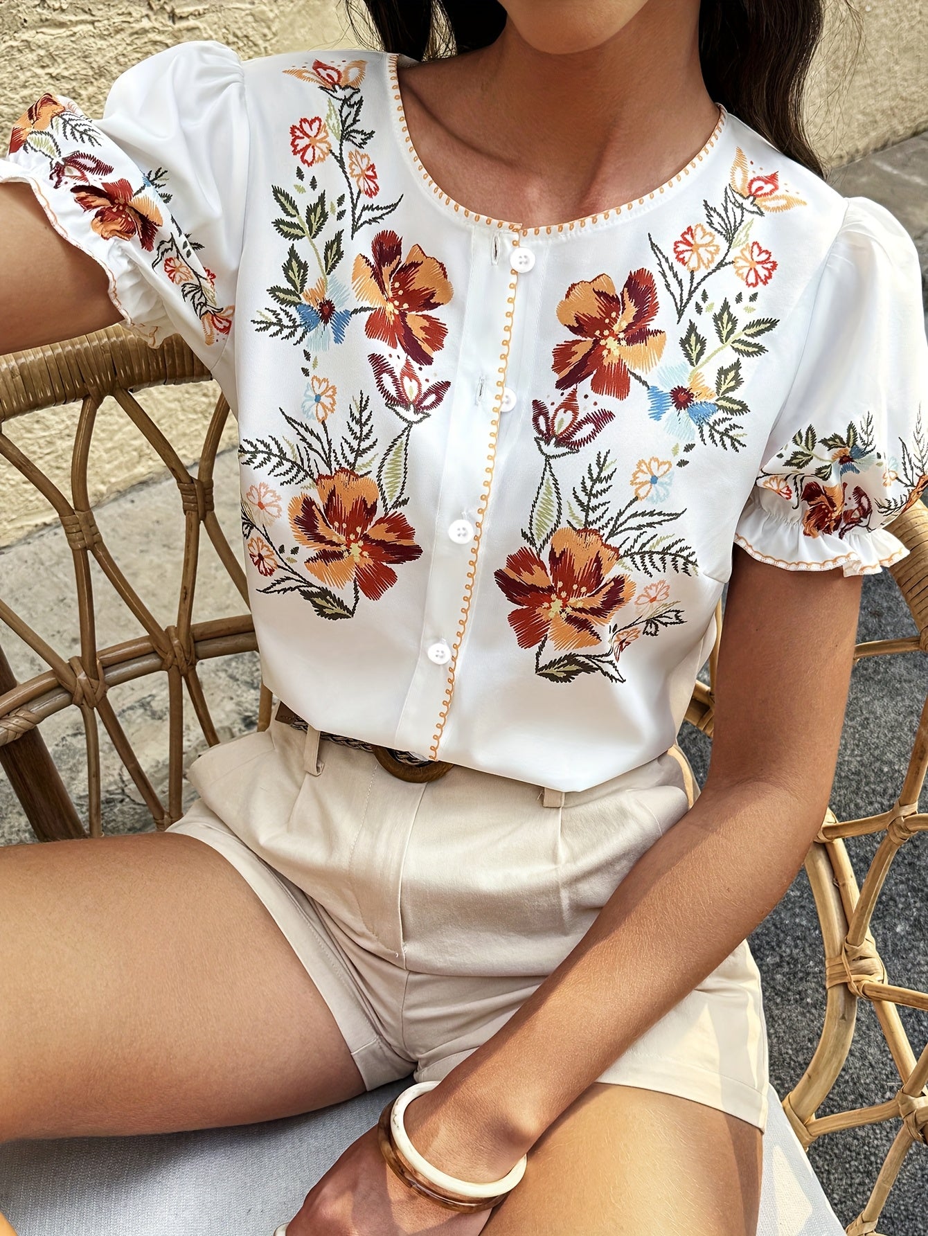 Nerina | Dames geborduurd bloemen overhemd met knoopsluiting – chique casual blouse met pofmouwen