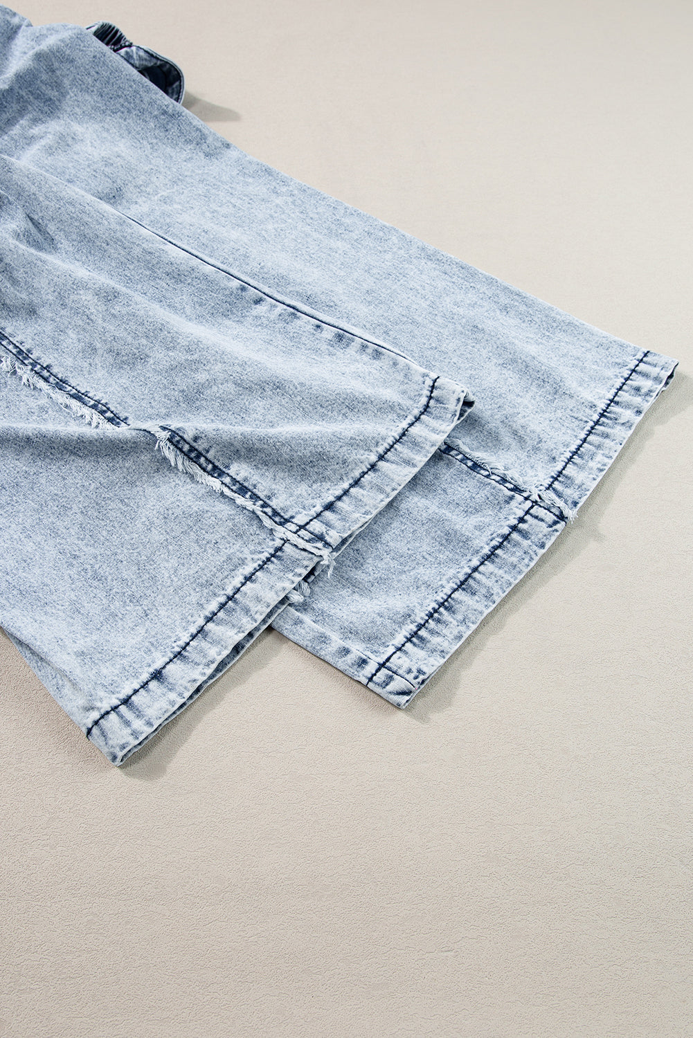 Maeryn | Salopette en jean sans manches à jambes larges - Ourlet effiloché, coutures apparentes, combinaison décontractée
