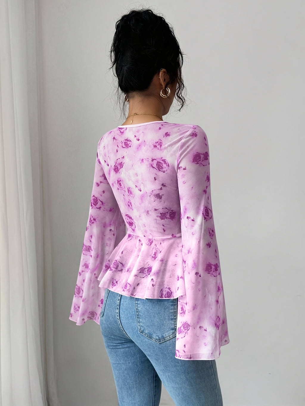Elvarisen | Dames-top van doorschijnend mesh met bloemenprint – Elegant casual T-shirt