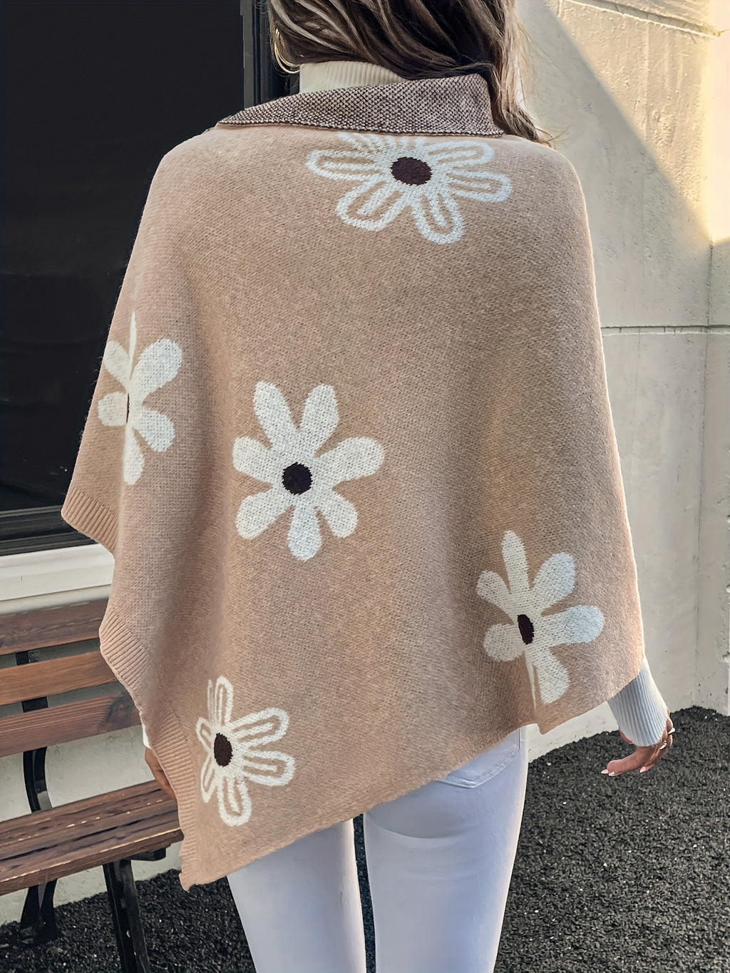Gwynette | Elegante cape met knopen voor dames – veelzijdige gelaagde ponchojas
