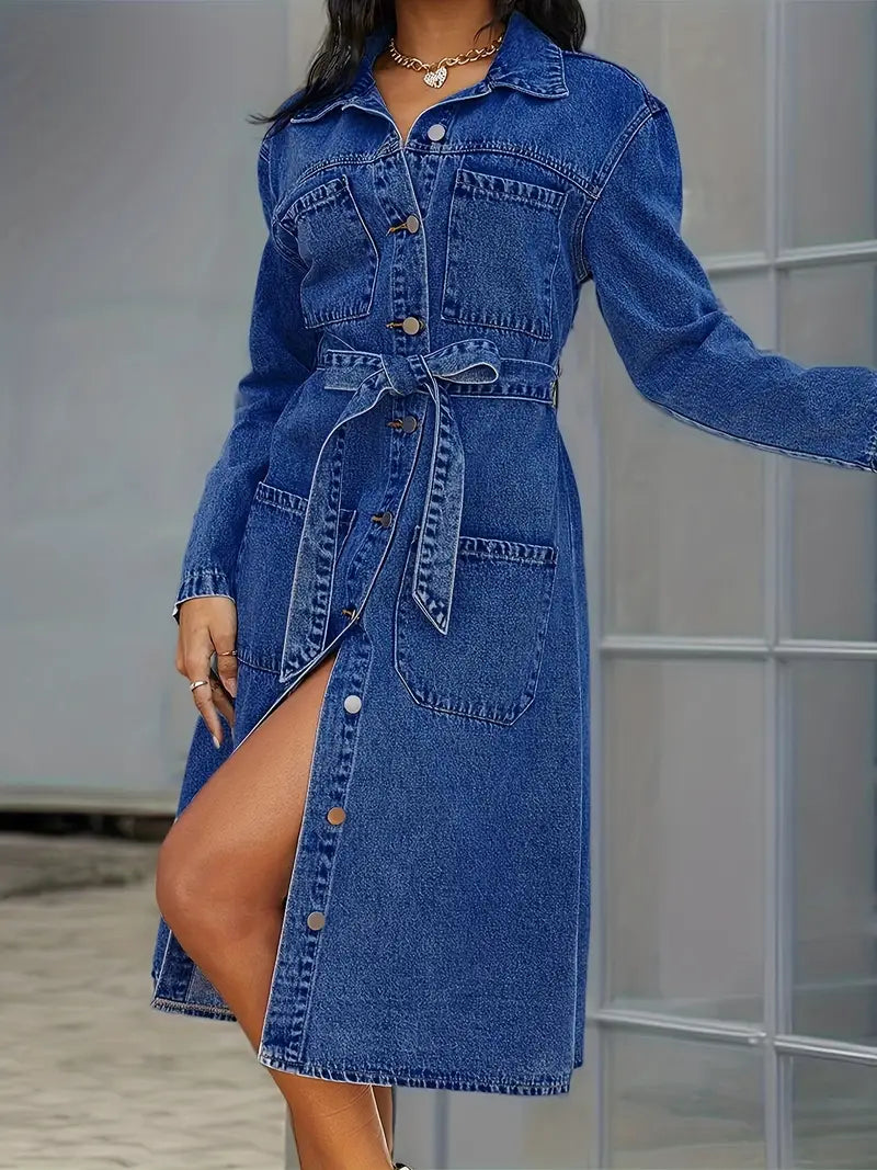 Langlebiger, blauer Denimstoff mit angenähten Taschen