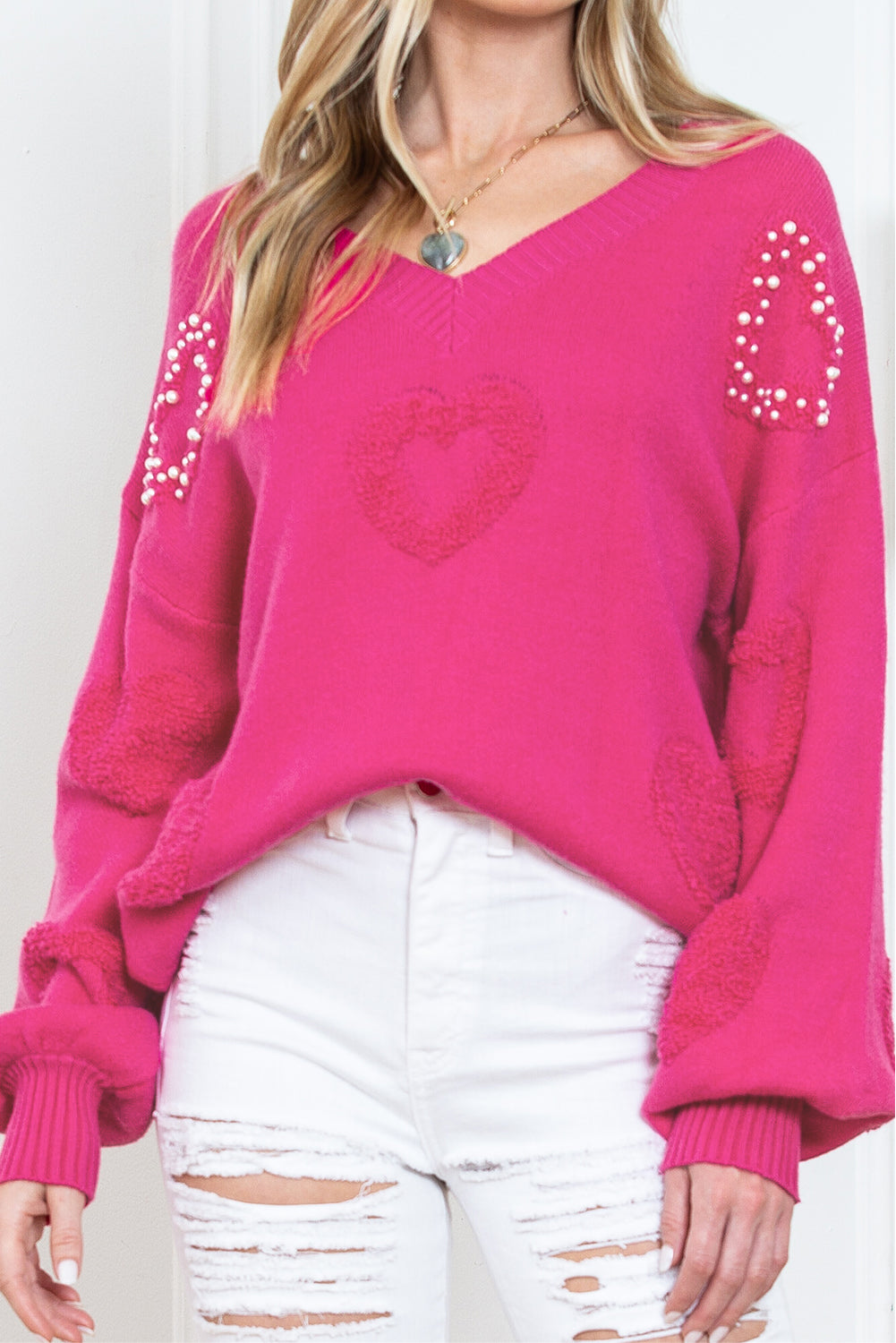 Avarine | Pull femme à cœurs - Col V, perles de nacre et texture douce