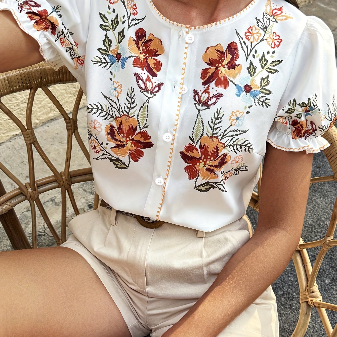 Nerina | Dames geborduurd bloemen overhemd met knoopsluiting – chique casual blouse met pofmouwen