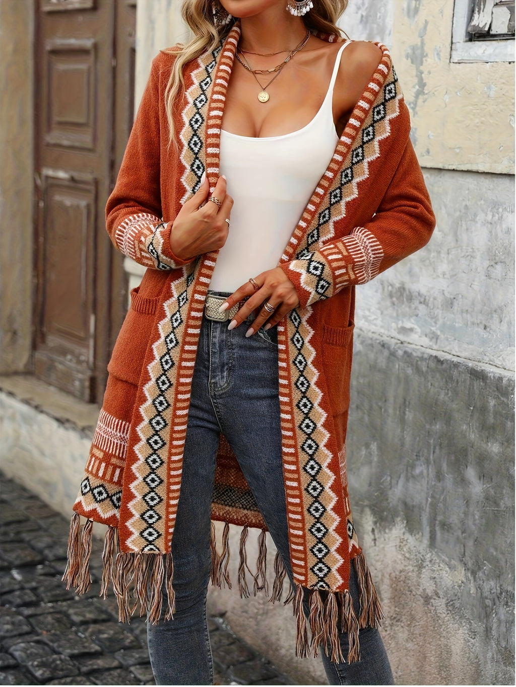 Leoria | Dames Lang Vest – Contrasterend Geometrisch Patroon, Kwastjeszoom