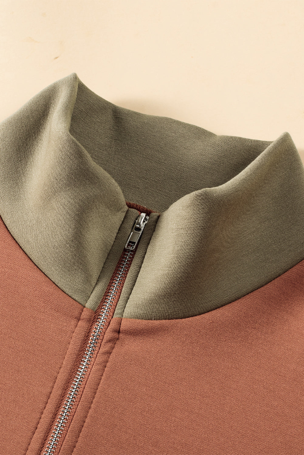 Elsinya | Pull à col zippé color block - Pull en maille tricolore à coutures apparentes, coupe décontractée