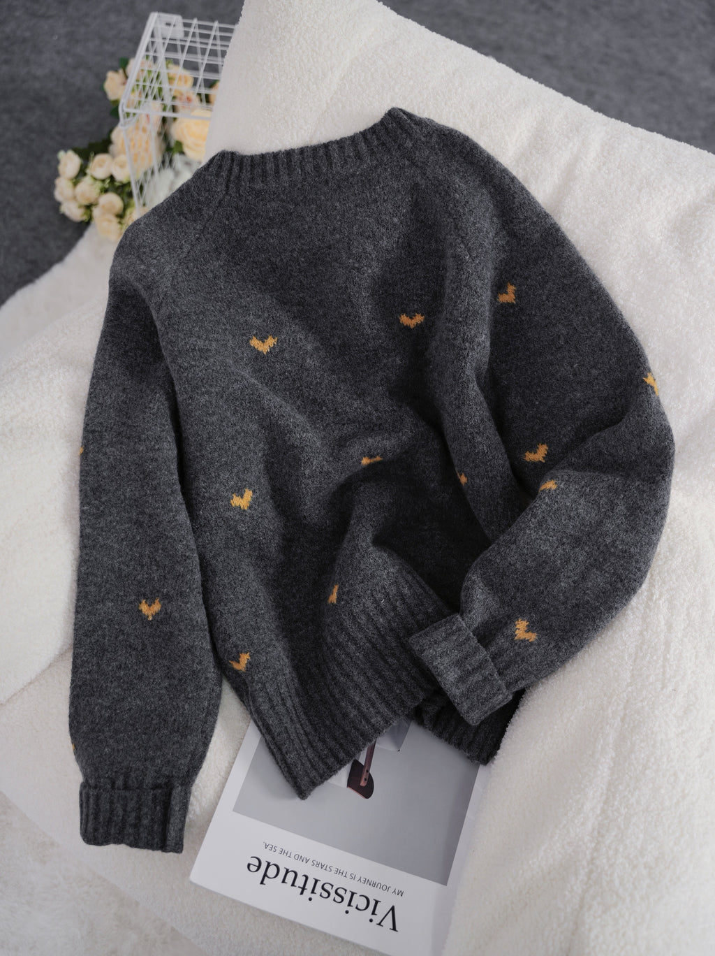 Solenne | Dames trui met hartjespatroon – Minimalistische gebreide pullover, ronde hals, losse pasvorm