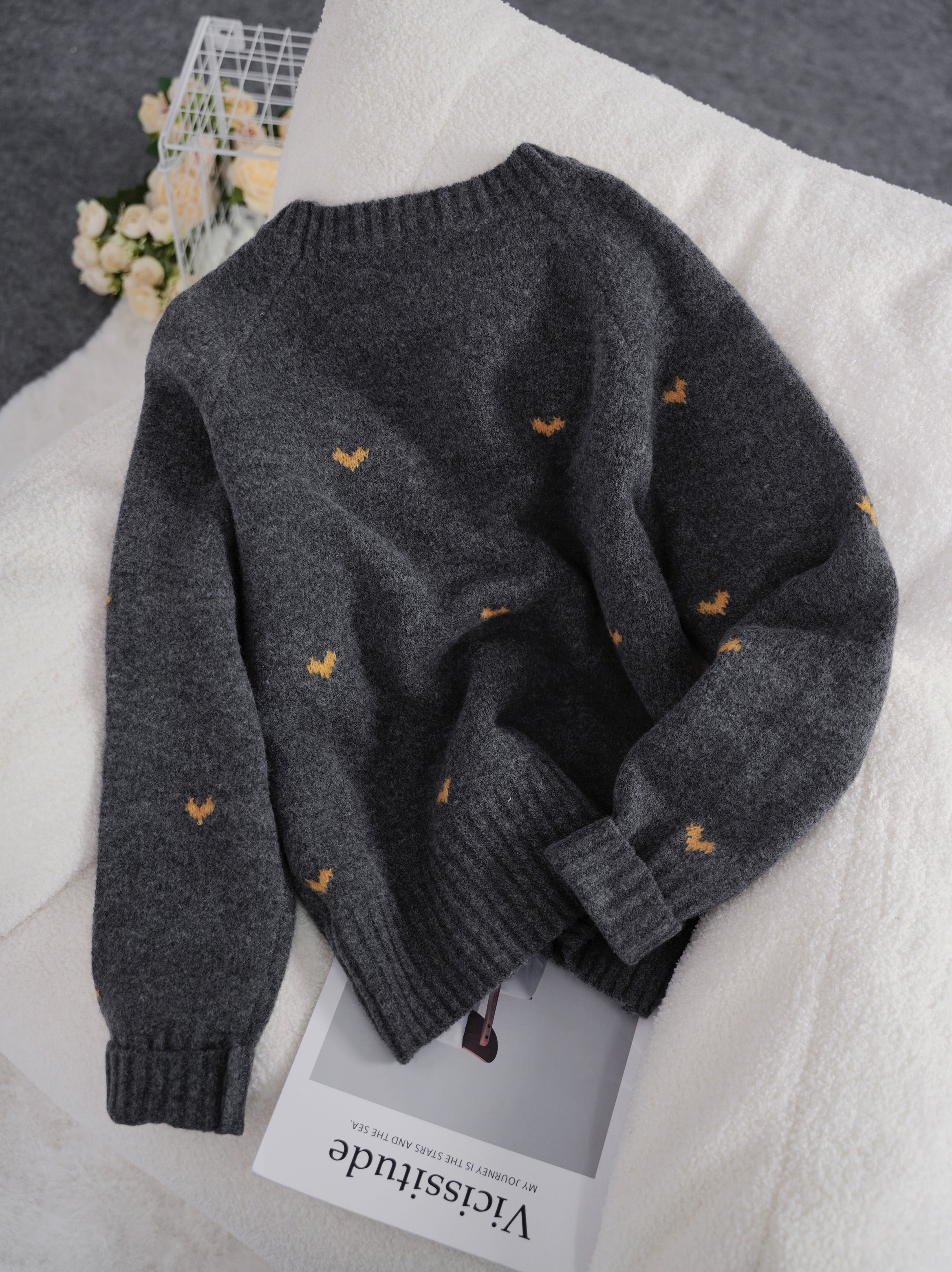 Solenne | Dames trui met hartjespatroon – Minimalistische gebreide pullover, ronde hals, losse pasvorm