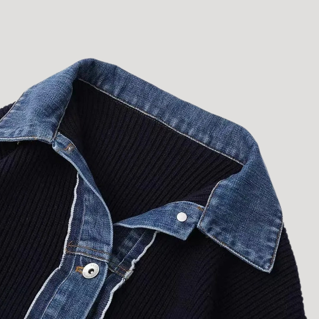 Marielle | Damesvest van gebreide stof in marineblauw met denimrand en knoopsluiting aan de voorkant