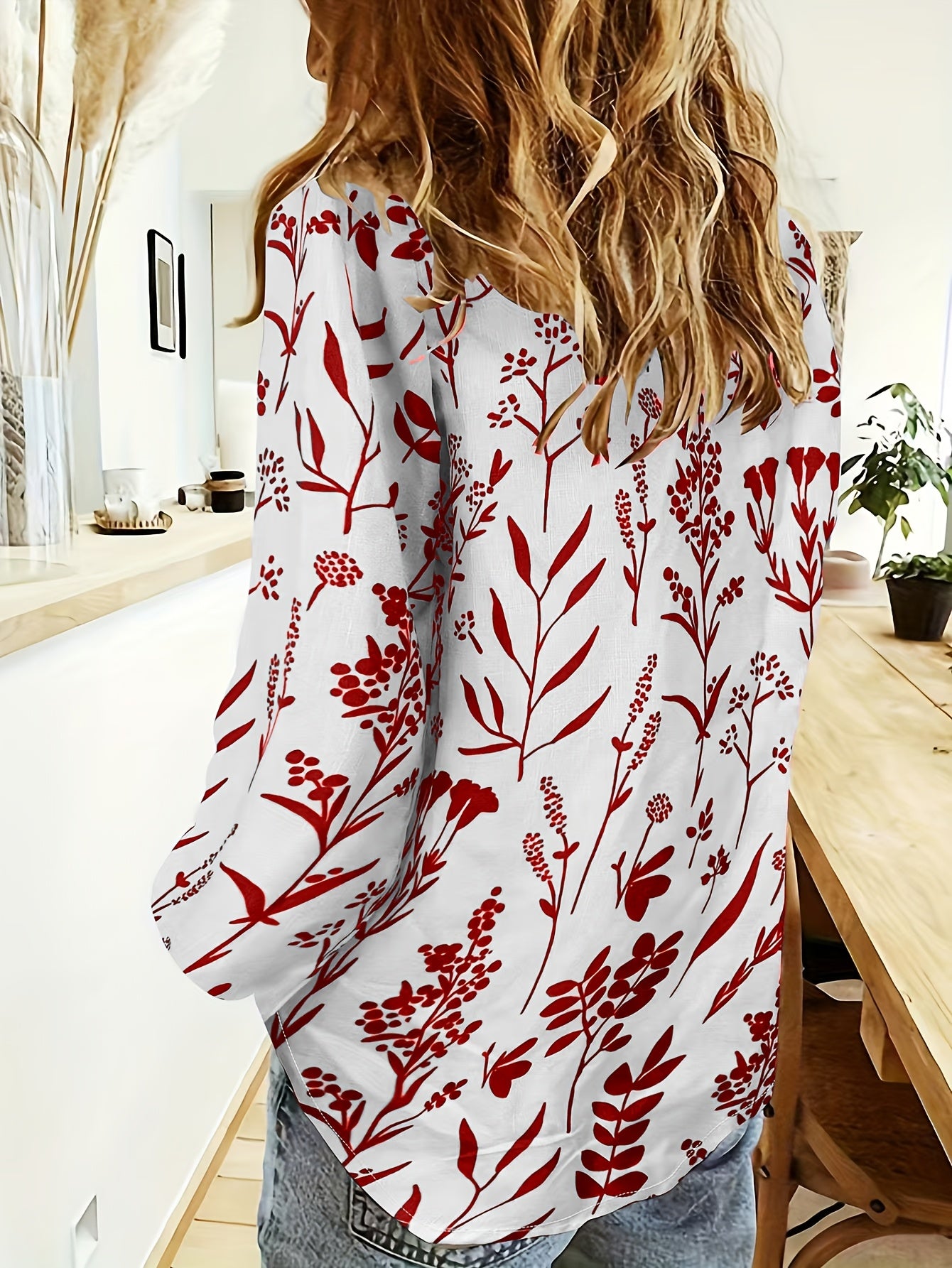 Velmira | Vrouwenhemd met bloemenprint en knoopsluiting - Lange mouwen, casual, reverskraag