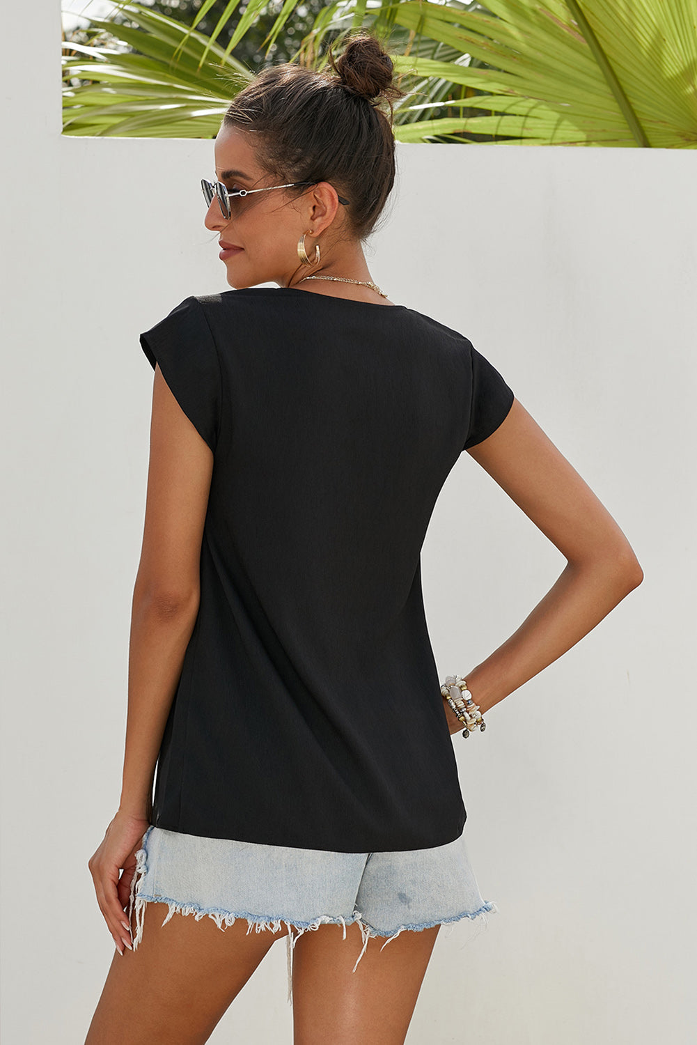 Elvella | Zwarte Boho Blouse met Print – Losvallende Top met Korte Mouwen en Halsdetail