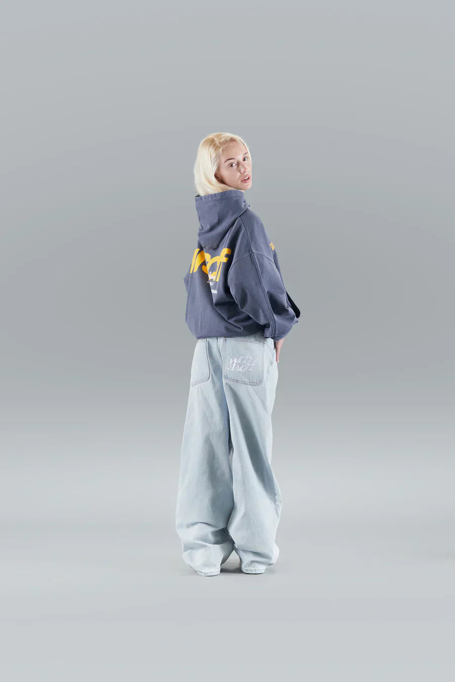 HoodScript | Unisex oversized hoodie met letterprint – Streetwear-trui, zacht en warm, casual urban stijl