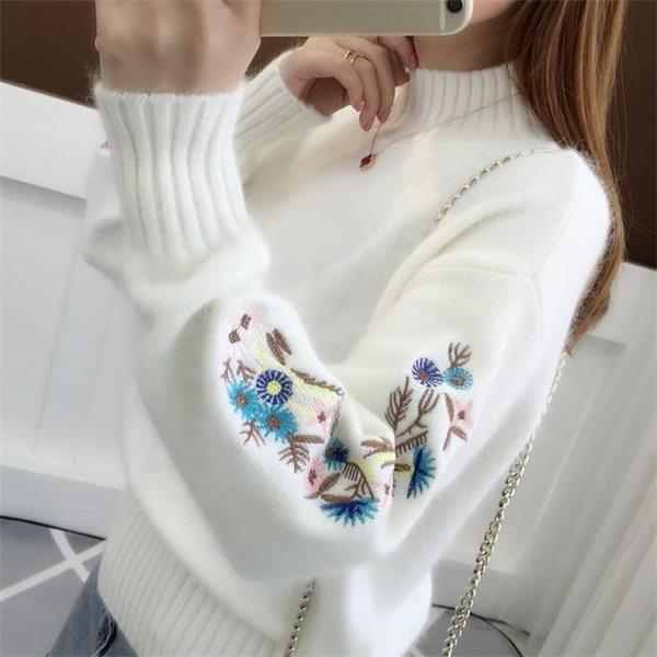 Delyth | Blooming Elegance Strickpullover mit Blumenmuster für Damen