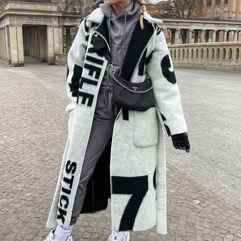 Noa | Langer Damenmantel aus Wolle, stilvoller Übermantel mit Print und offener Vorderseite, warm und elegant
