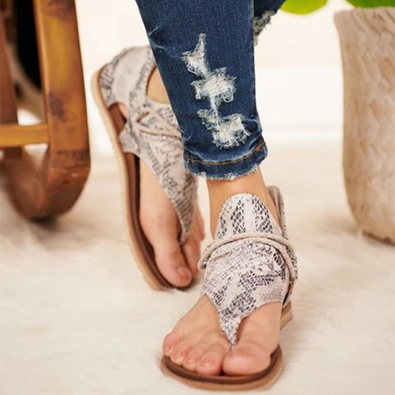 Yenia | Boho sandalen met dierenprint voor dames – platte zomerse instapsandalen