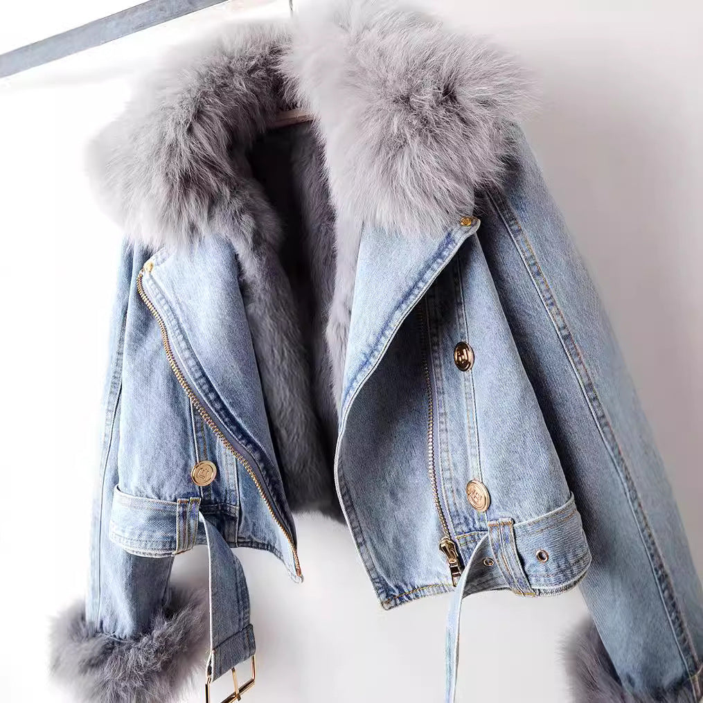 Kalisse | Luxuriöse Jeansjacke für Damen – mit Fuchsfell gefüttert, warm und schick