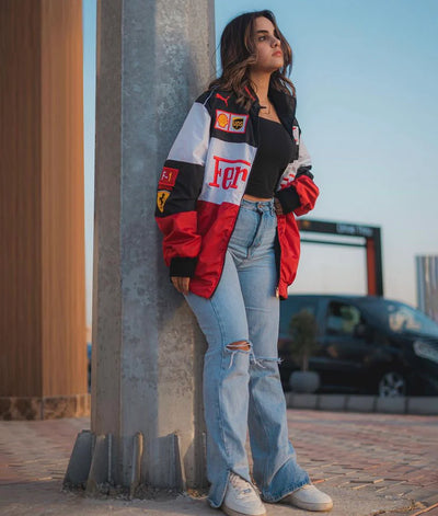 Selith | Veste Ferrari rouge vintage pour femme - Veste de course élégante, inspiration sport automobile rétro