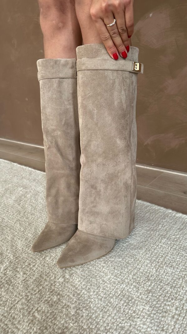 Tallure | Kniehohe Wildlederstiefel für Damen – weite Passform, bequemer Reißverschluss