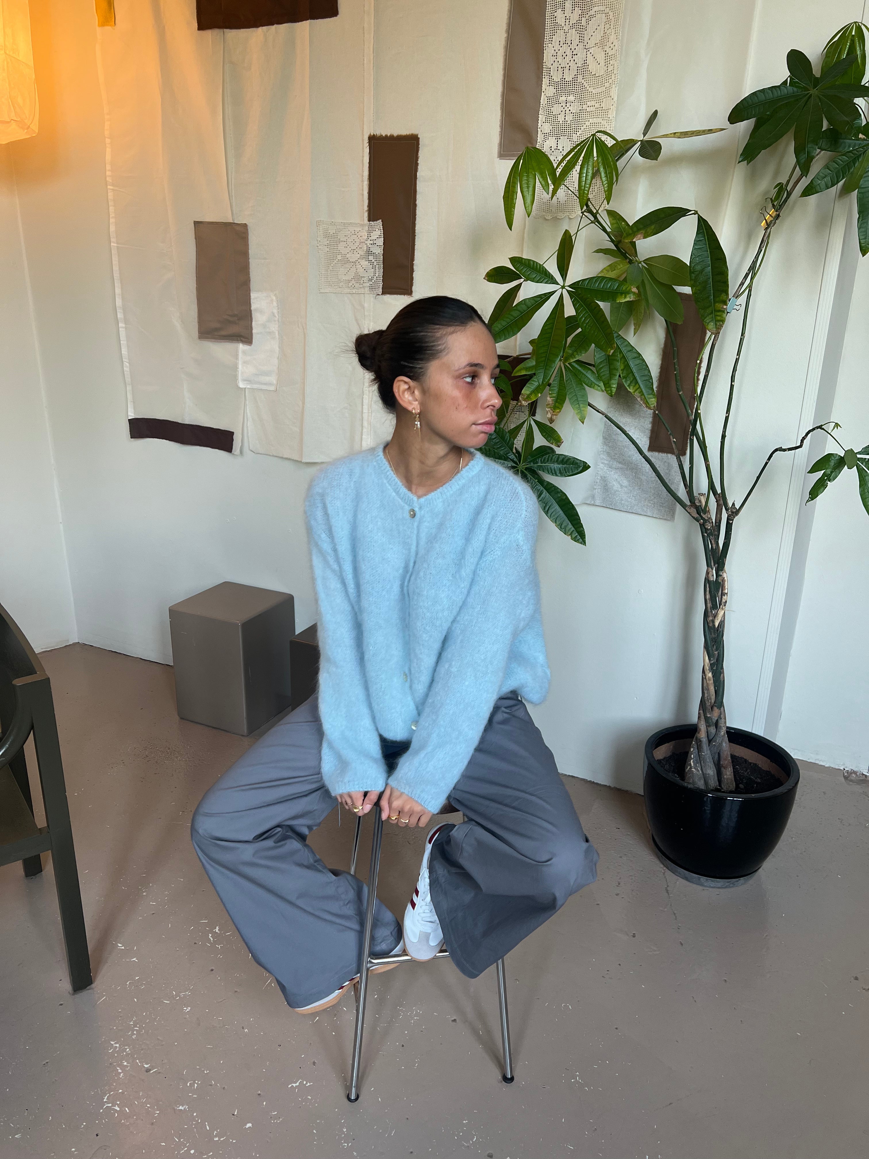 Eryndra | Elegante, weiche Mohair-Strickjacke für Damen – Leichtes, stylisches Strickoberteil im Lagenlook