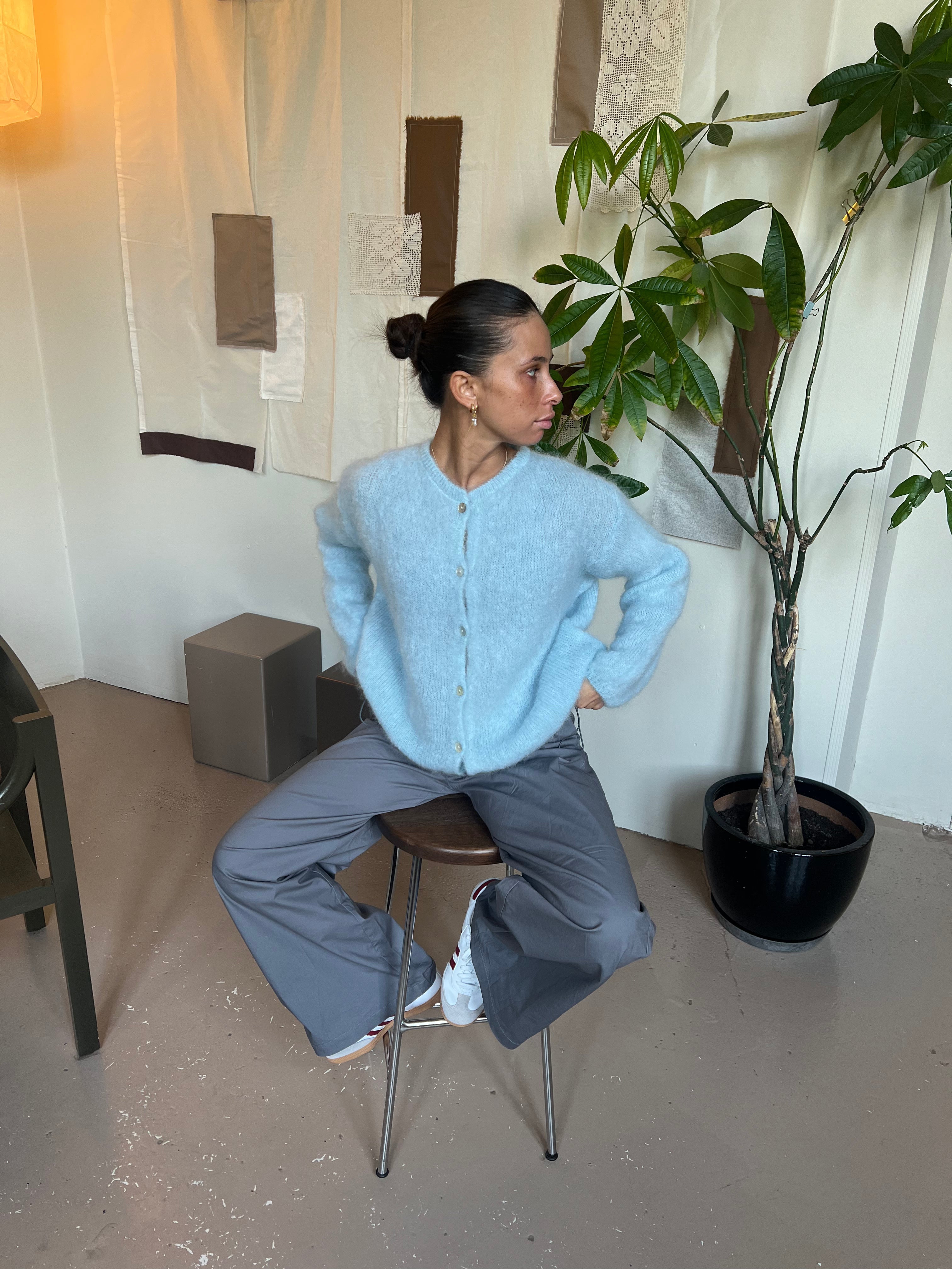 Eryndra | Elegante, weiche Mohair-Strickjacke für Damen – Leichtes, stylisches Strickoberteil im Lagenlook