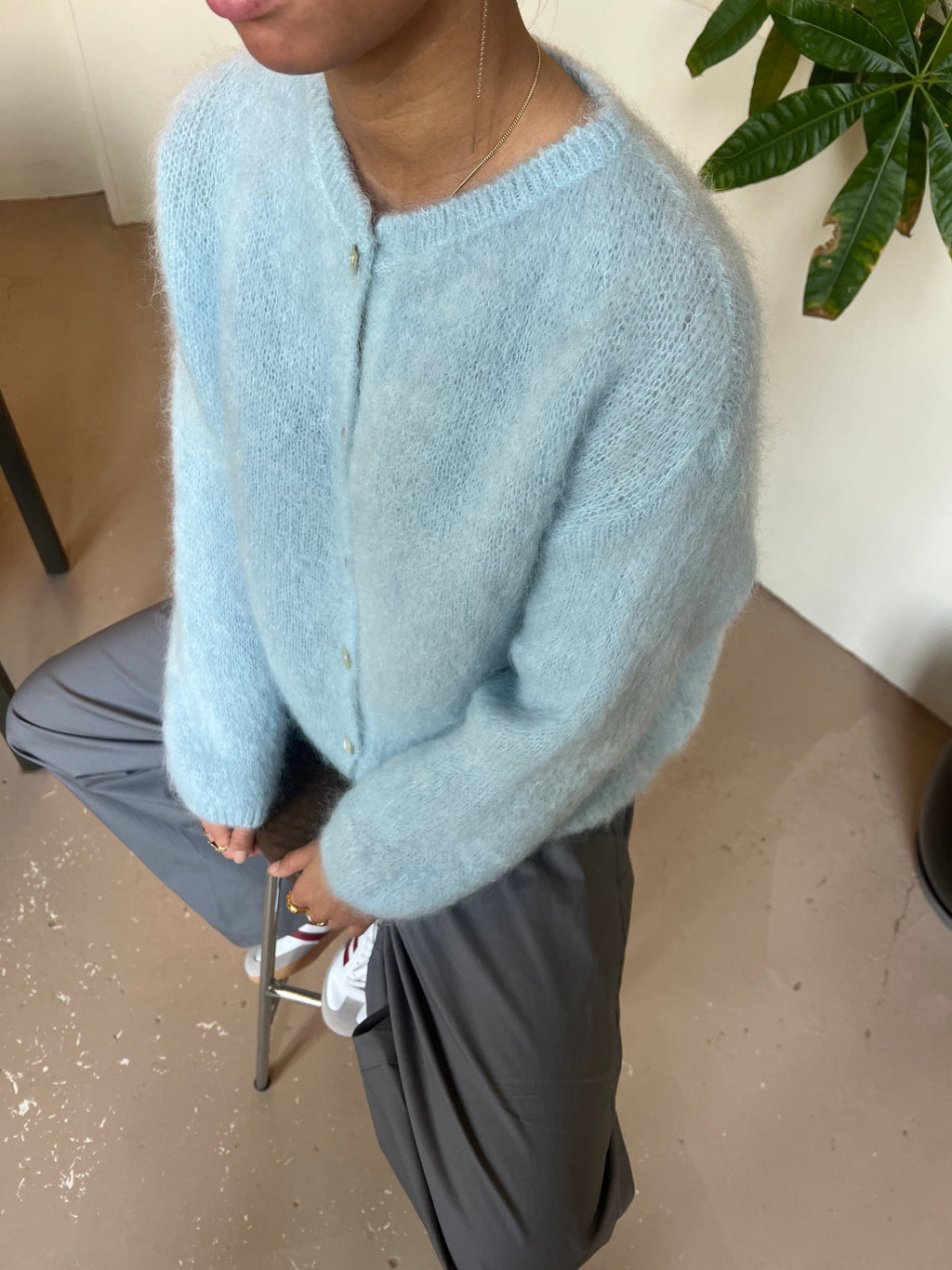 Eryndra | Elegante, weiche Mohair-Strickjacke für Damen – Leichtes, stylisches Strickoberteil im Lagenlook