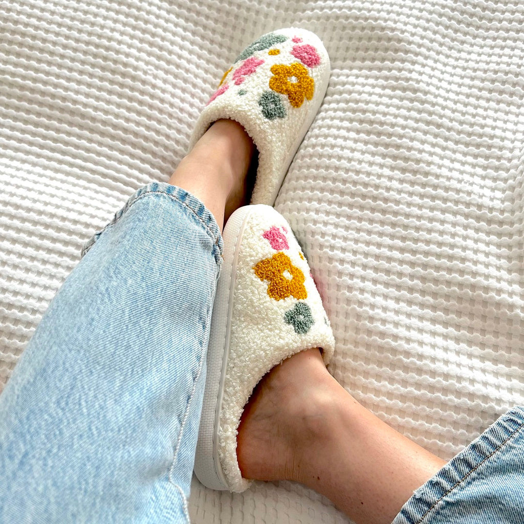 Orletta | Pantoufles fleuries pour femmes – Chaussures d'intérieur douillettes, douces et confortables