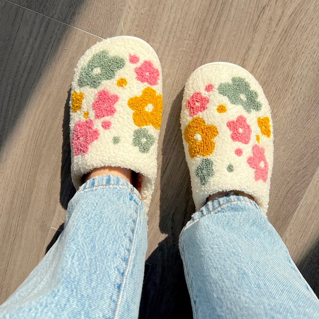 Orletta | Pantoufles fleuries pour femmes – Chaussures d'intérieur douillettes, douces et confortables