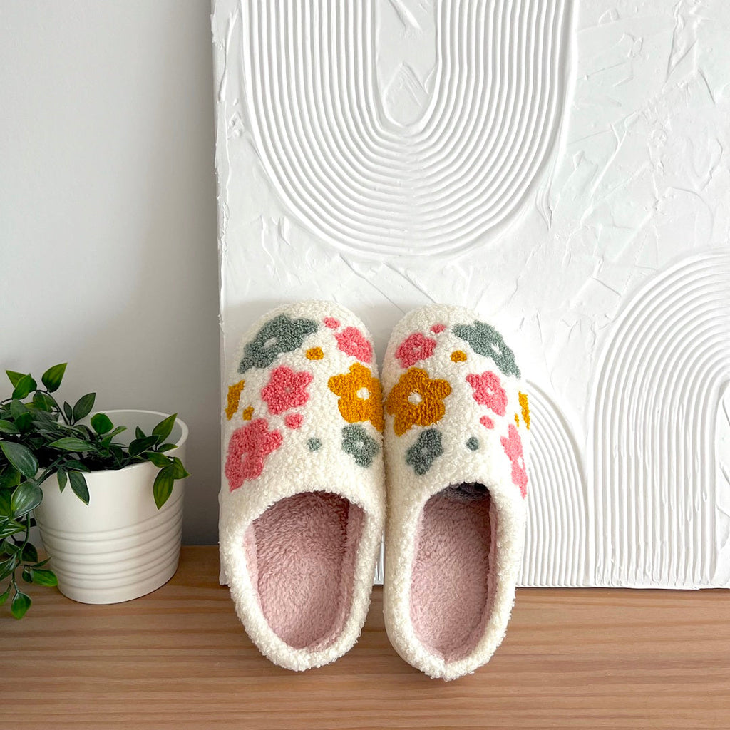 Orletta | Pantoufles fleuries pour femmes – Chaussures d'intérieur douillettes, douces et confortables