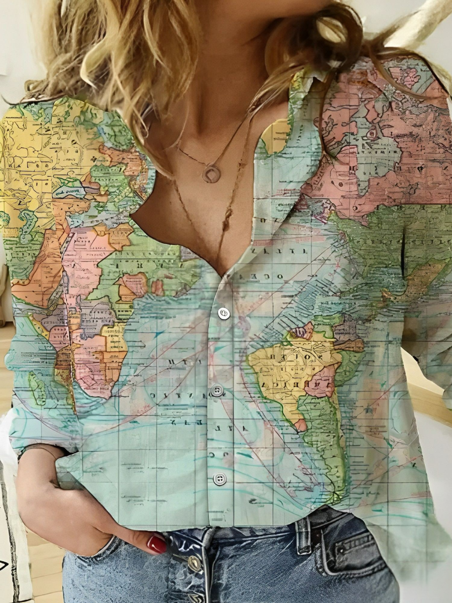 Valynne | Top femme imprimé globe terrestre – Un top élégant et tendance au design carte du monde.