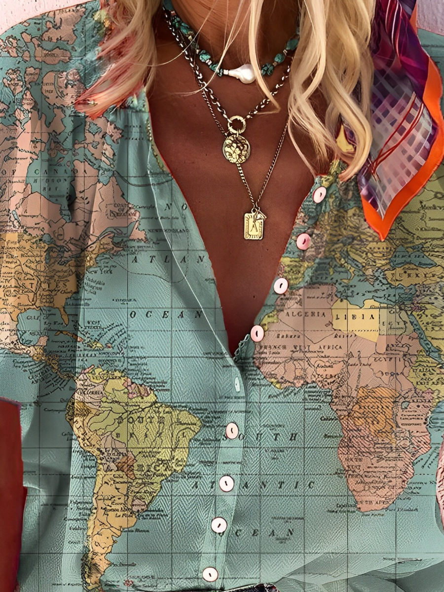 Valynne | Top femme imprimé globe terrestre – Un top élégant et tendance au design carte du monde.