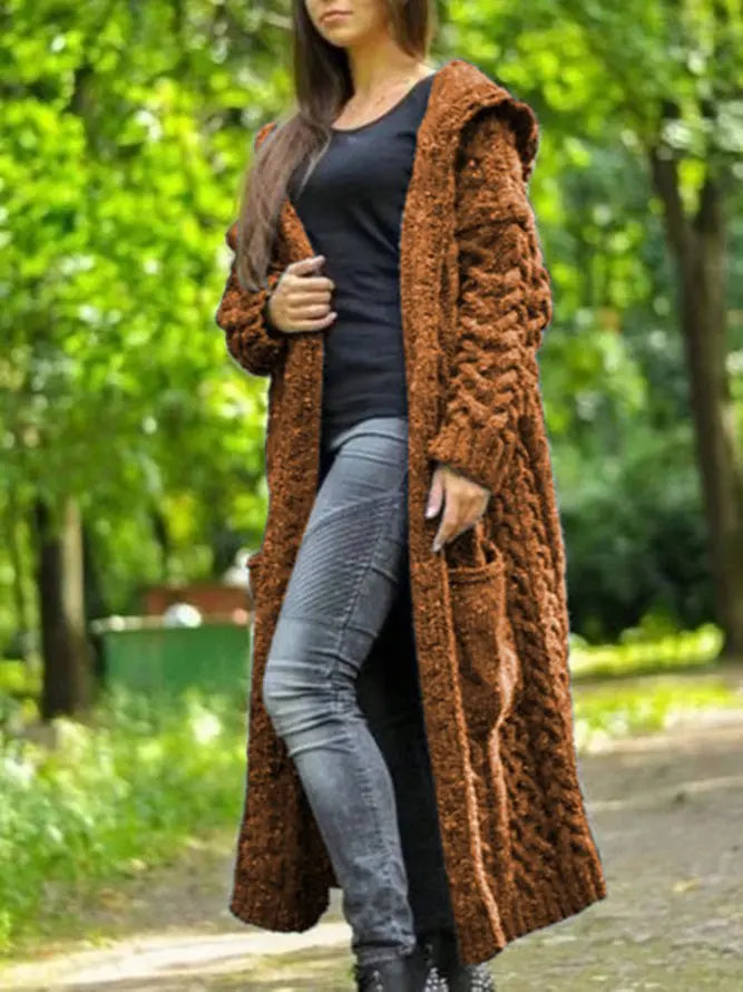 Avalina | Strickjacke mit Kapuze für Damen – Warmer, langer Maxi-Winterpullover für Damen