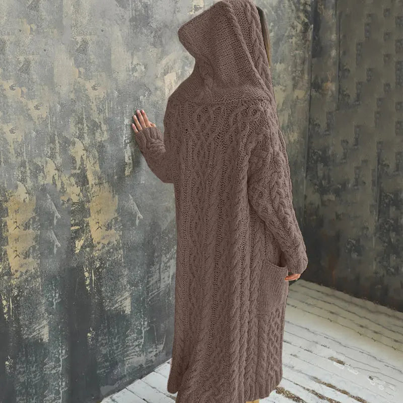 Avalina | Strickjacke mit Kapuze für Damen – Warmer, langer Maxi-Winterpullover für Damen