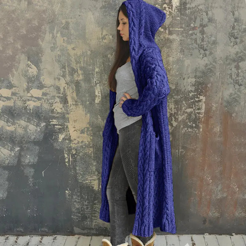 Avalina | Strickjacke mit Kapuze für Damen – Warmer, langer Maxi-Winterpullover für Damen