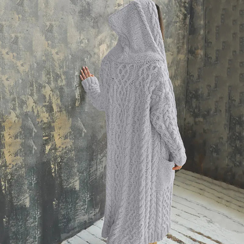 Avalina | Strickjacke mit Kapuze für Damen – Warmer, langer Maxi-Winterpullover für Damen