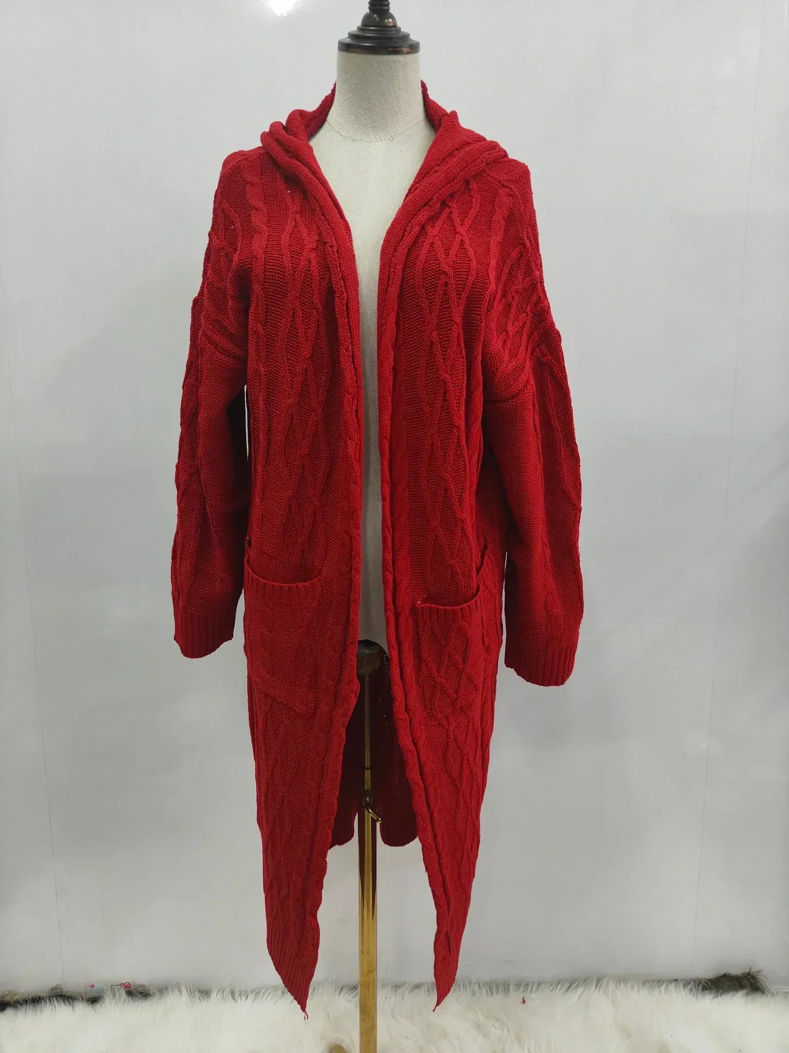 Avalina | Strickjacke mit Kapuze für Damen – Warmer, langer Maxi-Winterpullover für Damen