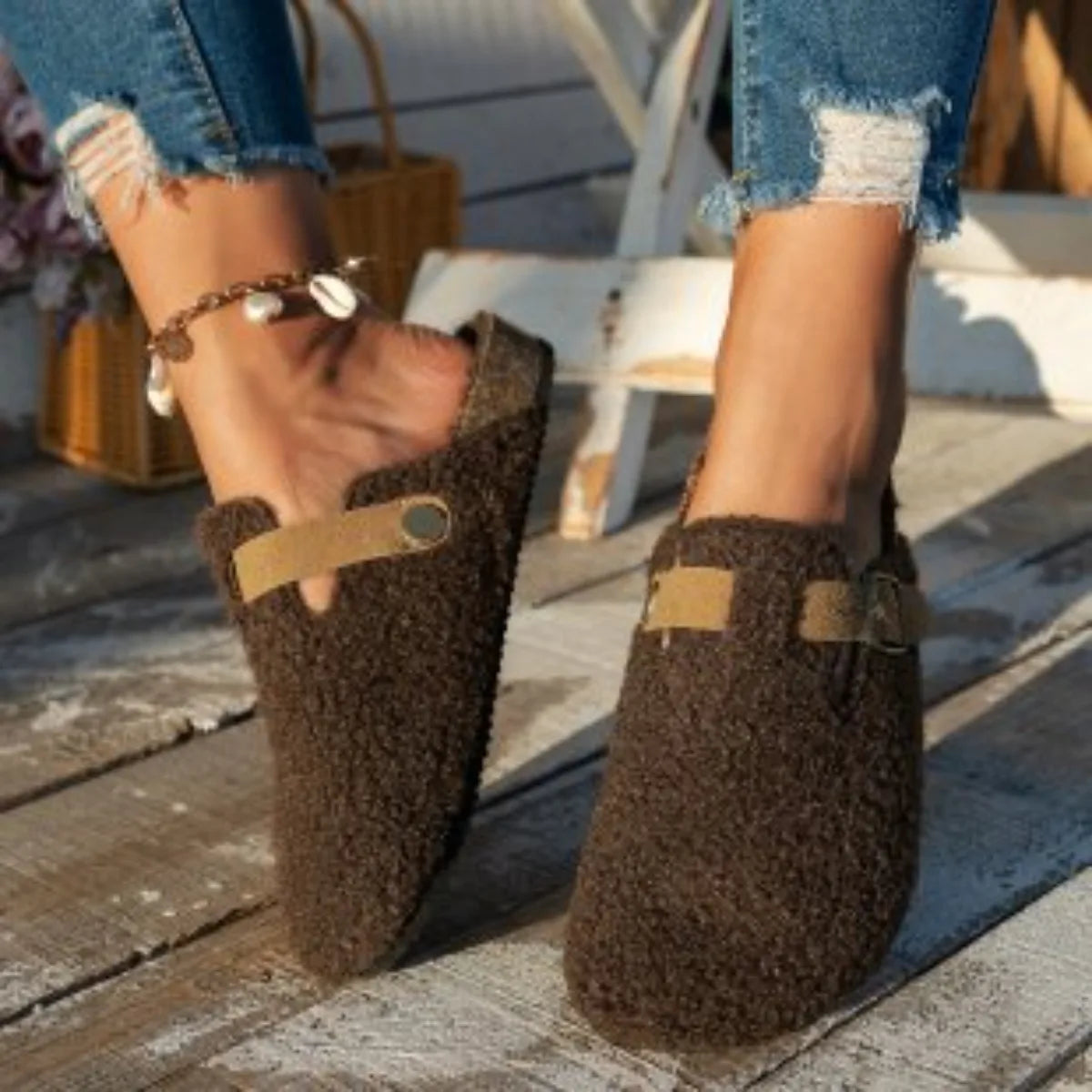 Rivka | Comfortabele instap slippers voor dames – Zacht comfort met gespdetail, lichtgewicht binnenschoenen