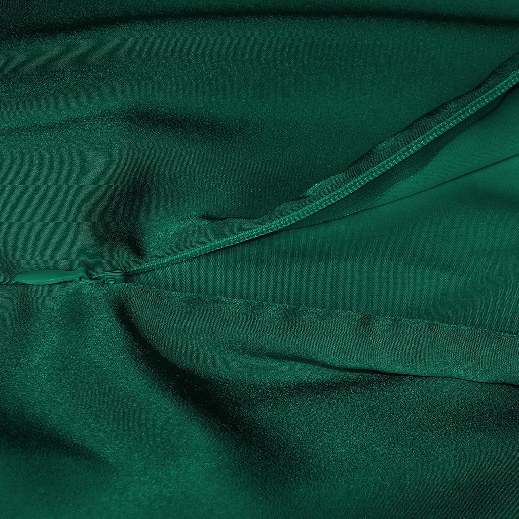 Solenneira | Satijnen halterjurk voor formele gelegenheden – elegante satijnen avondjurk