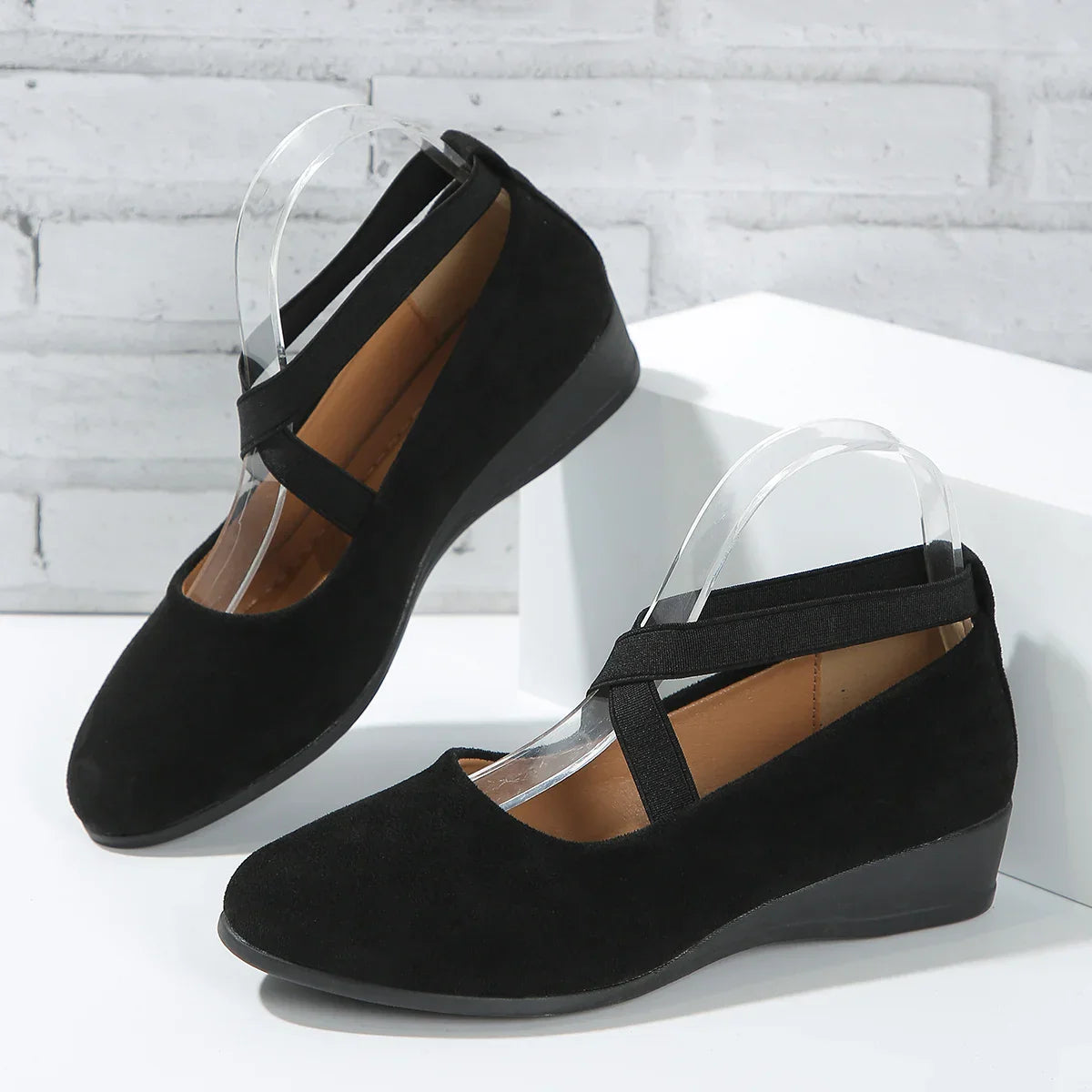 Eirene | Dames instappers met gekruiste band – Comfortabele gesloten ballerina’s met lage hak, nette schoenen