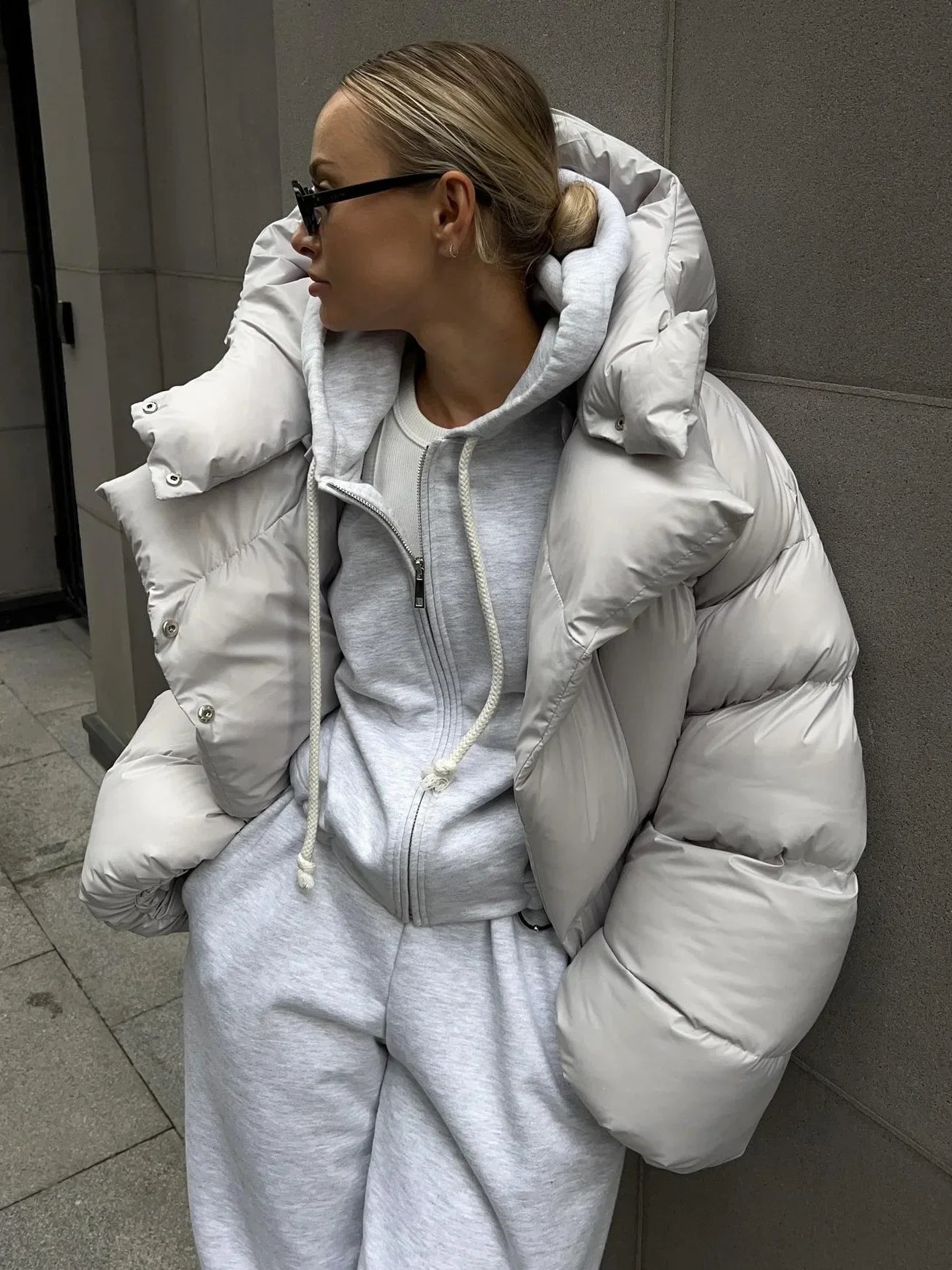 Elvaria | Doudoune épaisse pour femme – Veste d'hiver chaude à fermeture à boutons-pression, style décontracté pour l'extérieur