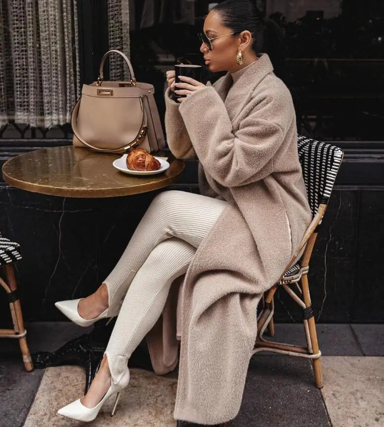 Averin | Manteau long d'hiver pour femme – Manteau chaud et élégant avec poches, idéal pour les occasions décontractées et habillées.