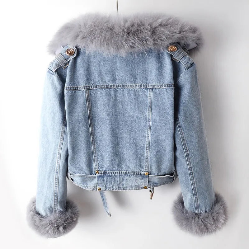 Kalisse | Luxuriöse Jeansjacke für Damen – mit Fuchsfell gefüttert, warm und schick