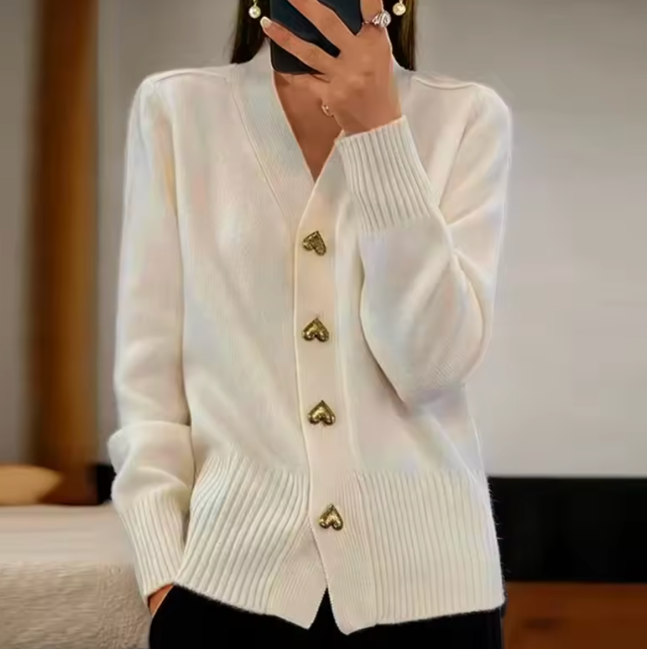 Elvethra | Gilet élégant pour femme avec boutons en forme de cœur – pull en maille douce, joli haut de style vintage