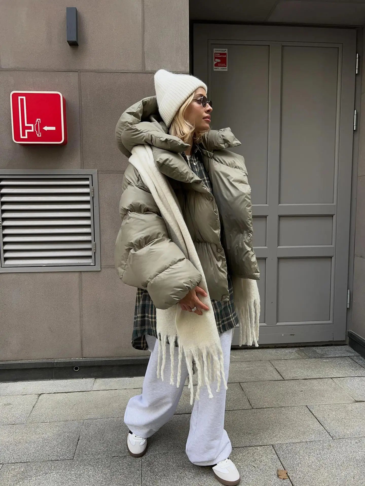 Elvaria | Doudoune épaisse pour femme – Veste d'hiver chaude à fermeture à boutons-pression, style décontracté pour l'extérieur