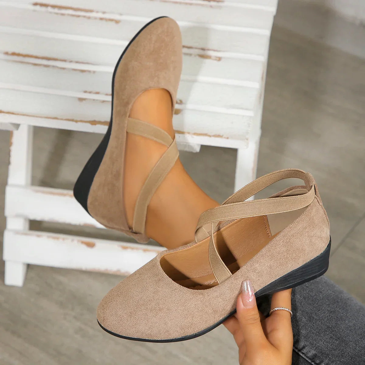 Eirene | Dames instappers met gekruiste band – Comfortabele gesloten ballerina’s met lage hak, nette schoenen