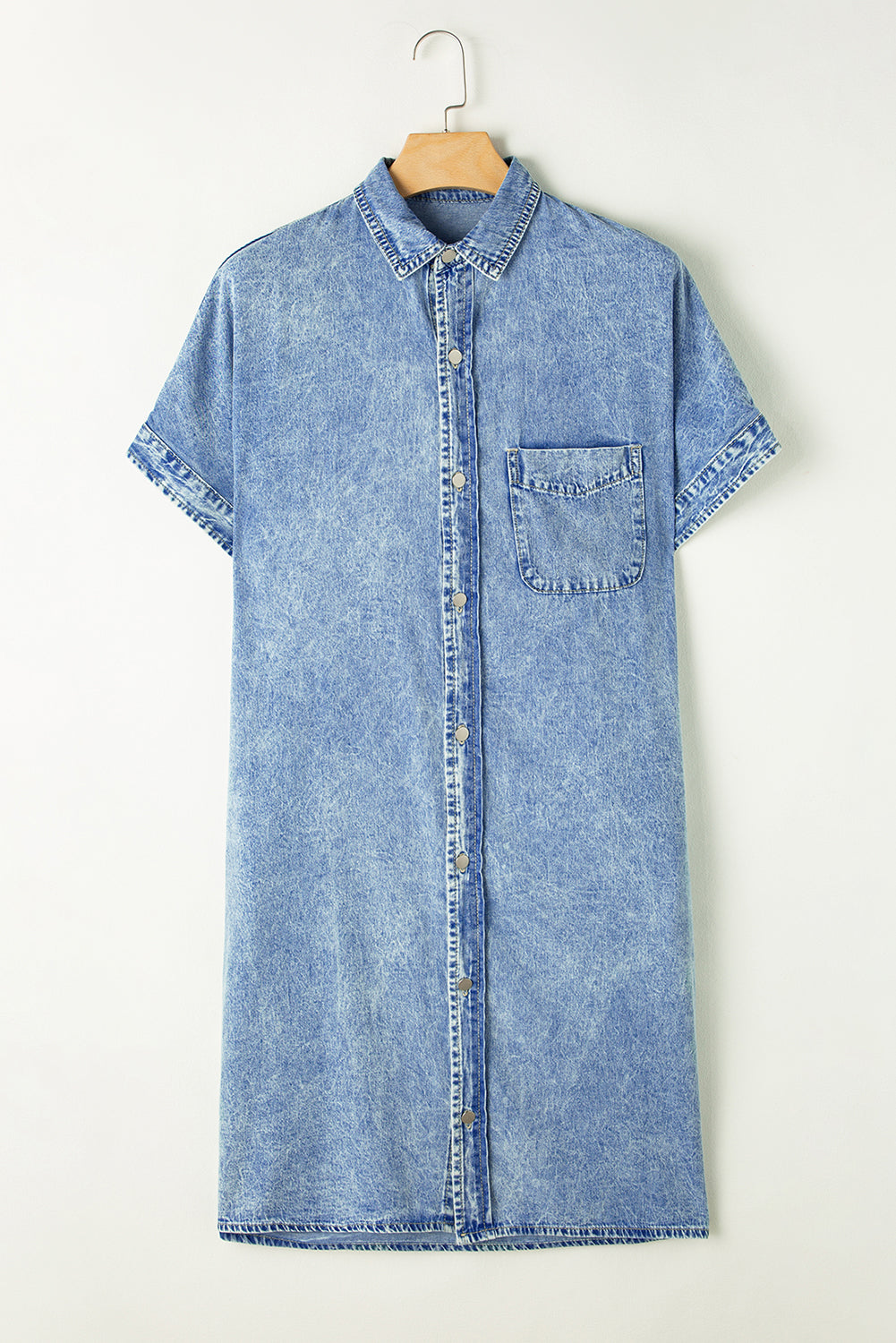 Keldria | Dames Chambray Jurk in Middelblauwe Wassing – Shirtmodel met Korte Mouwen en Knopen