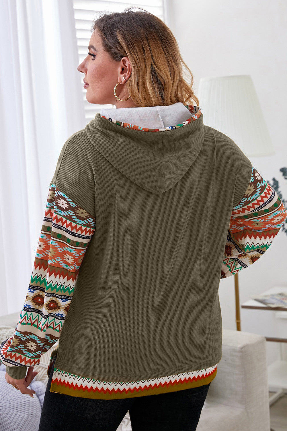 Penira | Kapuzenpullover mit aztekischem Patchwork-Ärmeln, Waffelstrick und Kordelzug – Lässiger Langarm-Kapuzenpullover
