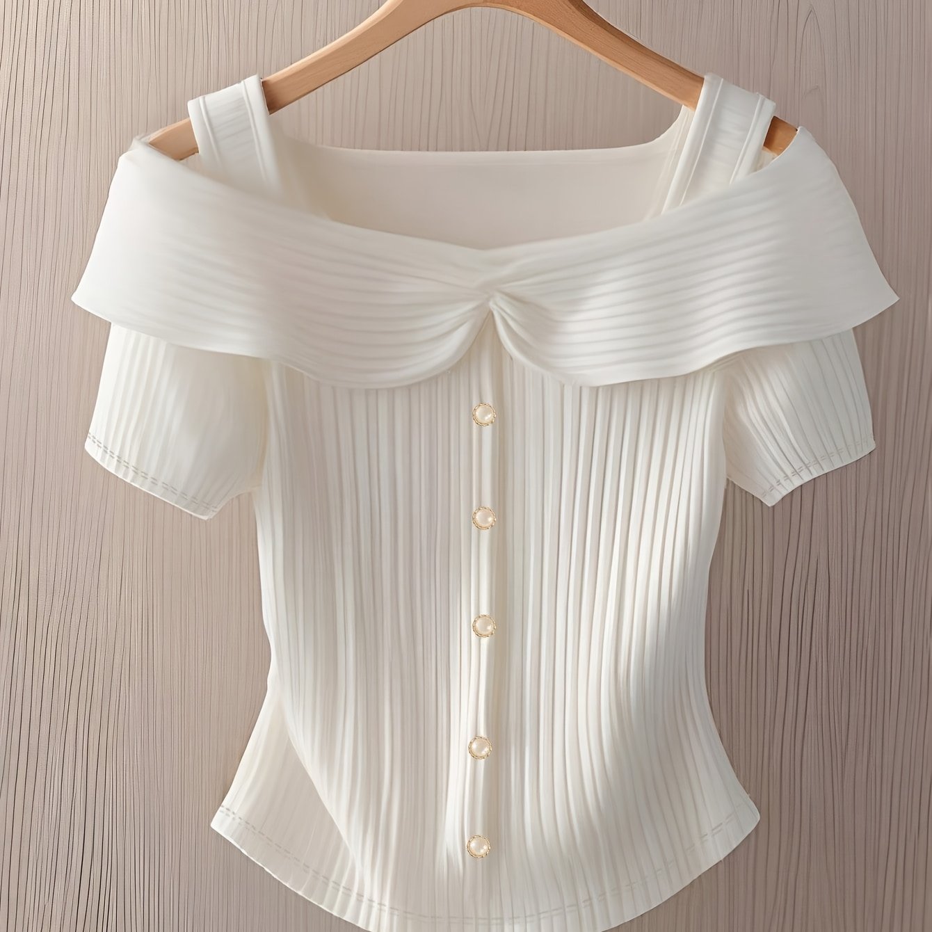 Arlissa | Damesmode: blouse met ruches en knopen, slanke pasvorm, korte mouwen